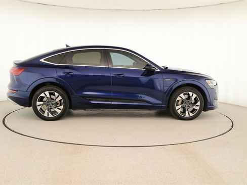 Certified 2022 Audi e-tron Premium image 8