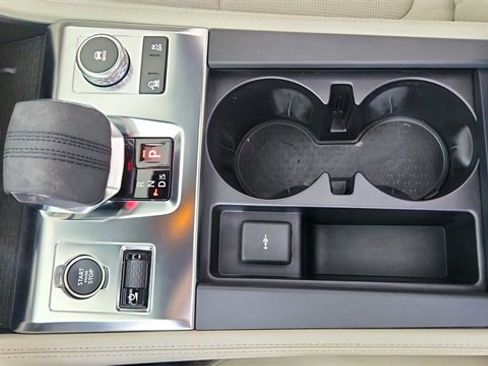 Used 2025 Jaguar F-PACE R-Dynamic S image 48