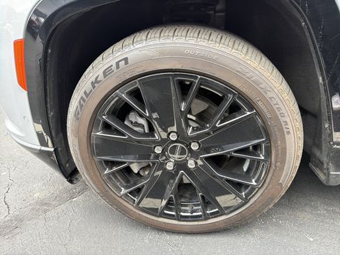 Used 2024 Jeep Wagoneer Launch Edition image 37