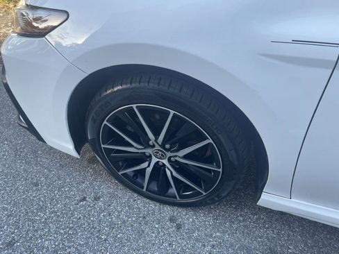 Used 2021 Toyota Camry SE image 12