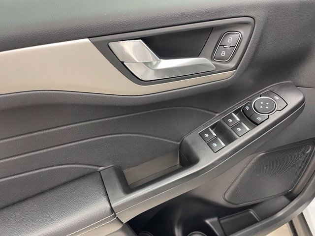 Used 2021 Ford Escape SE w/ Cold Weather Package AWD/4WD image 15