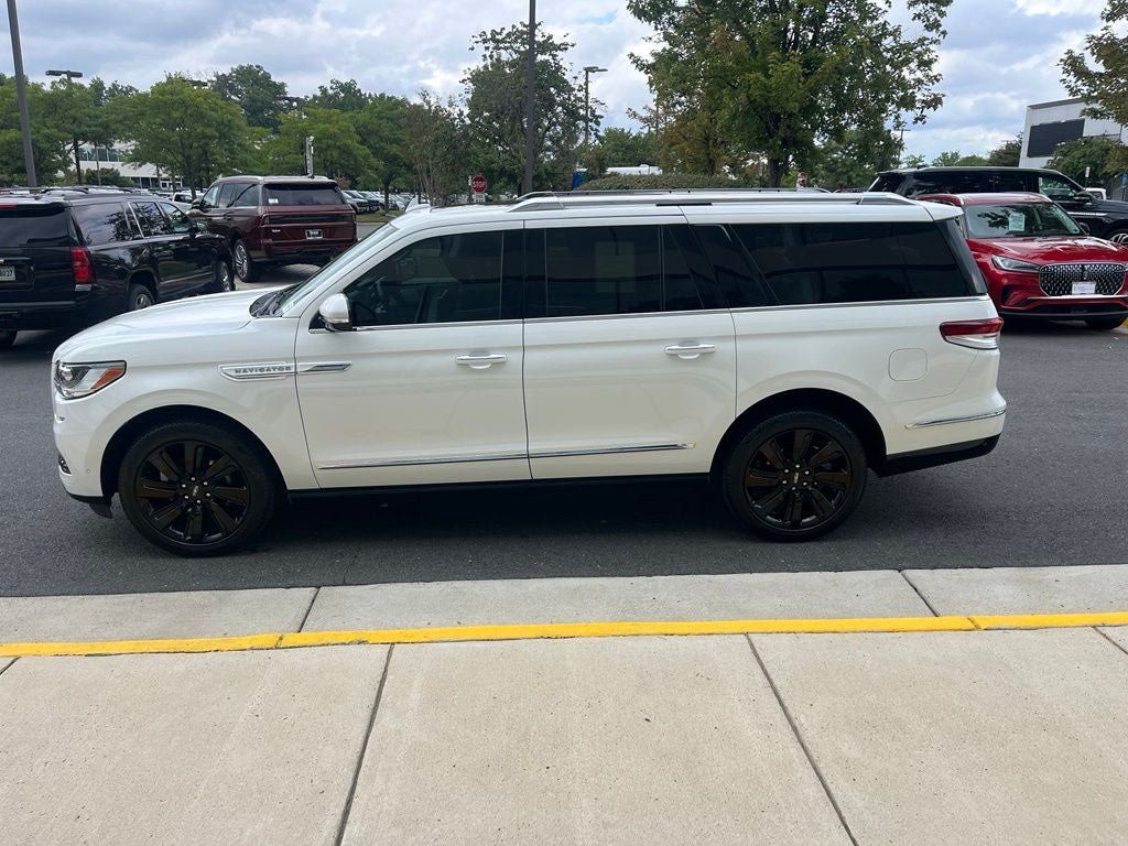 Certified 2024 Lincoln Navigator L Reserve AWD/4WD image 6