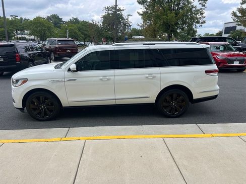 Certified 2024 Lincoln Navigator L Reserve AWD/4WD image 6