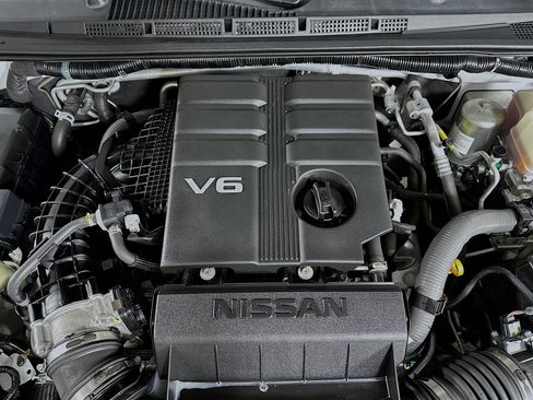 Used 2021 Nissan Frontier PRO-4X w/ Pro-4x Utility Package AWD/4WD image 30