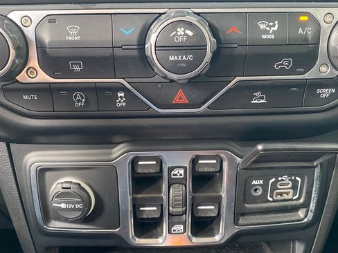Used 2023 Jeep Gladiator Sport AWD/4WD image 22