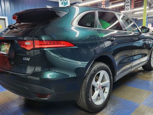 Used 2017 Jaguar F-PACE Premium image 3