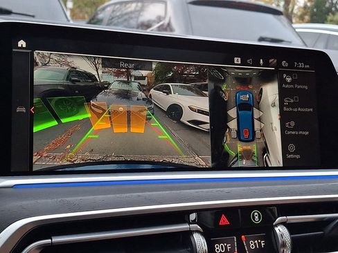 Used 2021 BMW X7 xDrive40i w/ Executive Package image 16