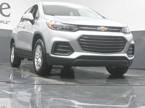 Used 2018 Chevrolet Trax LS image 3