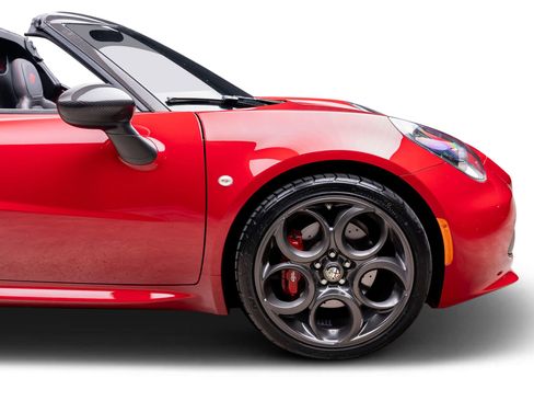 Used 2015 Alfa Romeo 4C Spider w/ Spider Track Package image 21