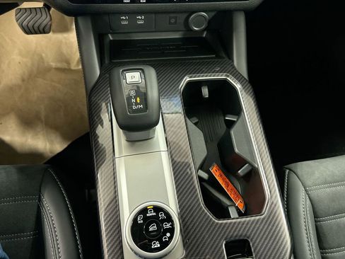 New 2025 Mitsubishi Outlander SE image 21