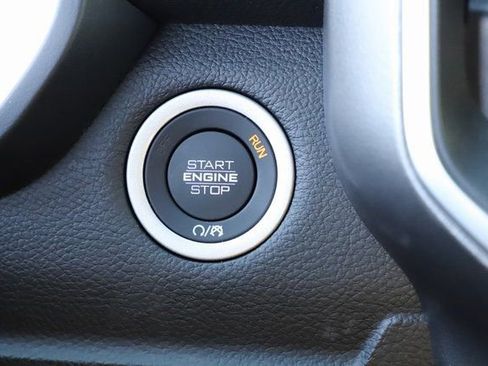 New 2026 RAM 1500 4x4 Crew Cab image 32