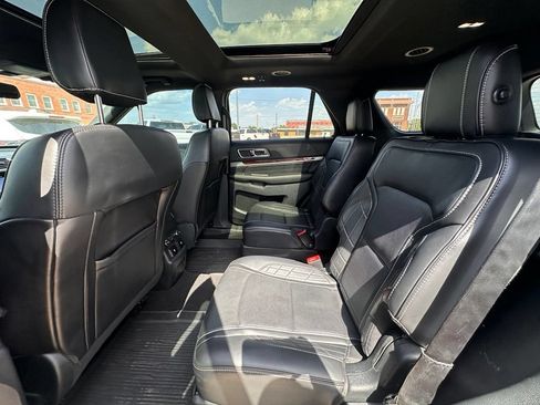 Used 2019 Ford Explorer Platinum AWD/4WD image 15