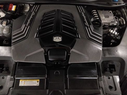 Used 2020 Lamborghini Urus image 52