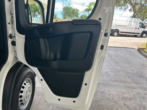 Used 2025 RAM ProMaster 2500 w/ Convenience Group FWD image 23