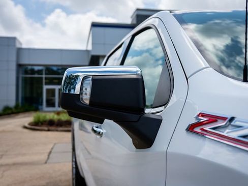 Used 2024 Chevrolet Silverado 1500 LTZ AWD/4WD image 22