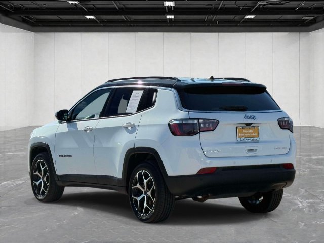 Used 2025 Jeep Compass Limited AWD/4WD image 3