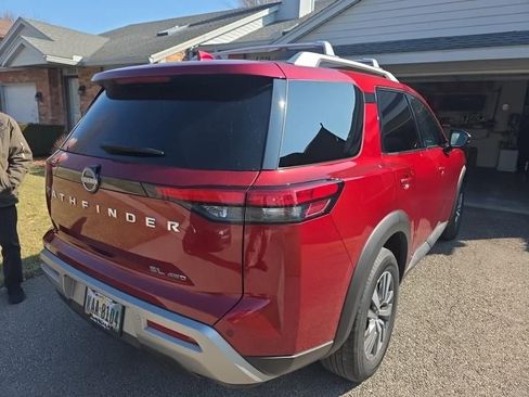 Certified 2023 Nissan Pathfinder SL image 8