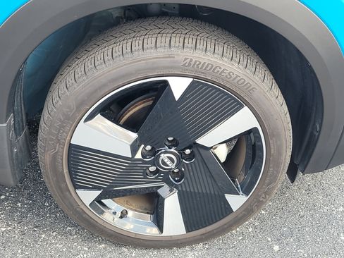 Used 2025 Nissan Kicks SR FWD image 11