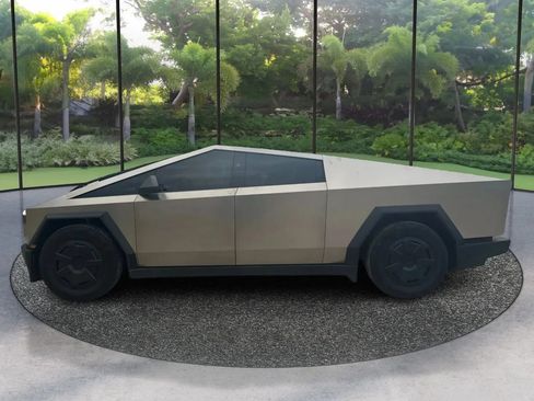 Used 2025 Tesla Cybertruck AWD Crew Cab image 8