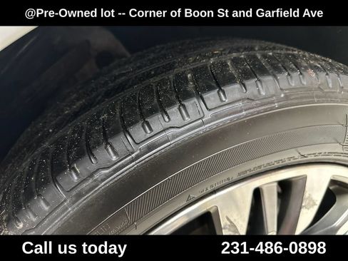 Used 2017 Cadillac XT5 Premium Luxury AWD/4WD image 12