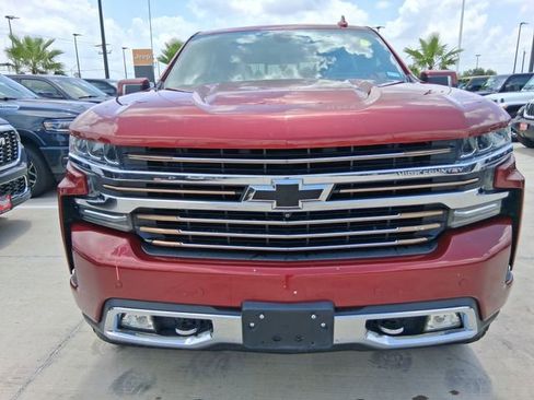 Used 2019 Chevrolet Silverado 1500 High Country w/ Technology Package AWD/4WD image 2