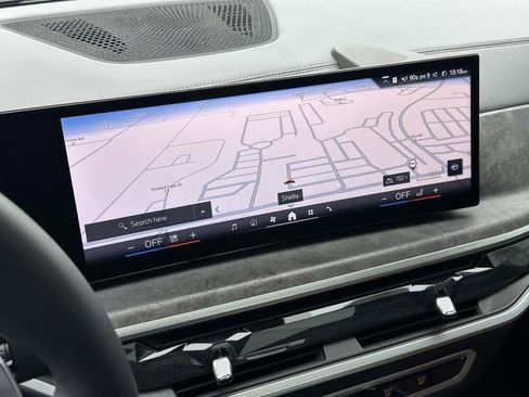 Certified 2024 BMW X7 xDrive40i w/ Executive Package image 34