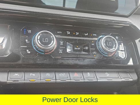 Used 2023 GMC Sierra 1500 AT4 w/ AT4 Premium Package image 38