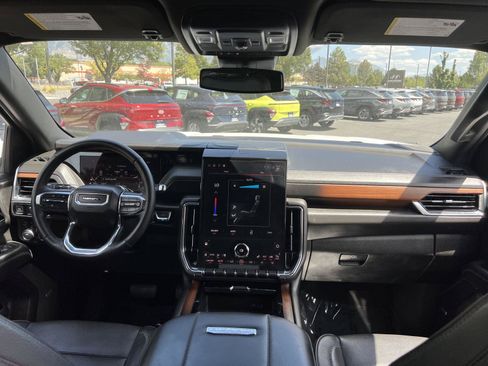 Used 2025 GMC Yukon Denali AWD/4WD image 24