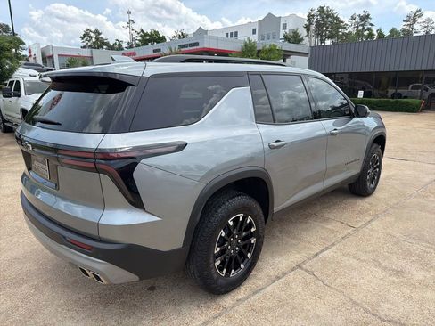 Used 2024 Chevrolet Traverse Z71 AWD/4WD image 6