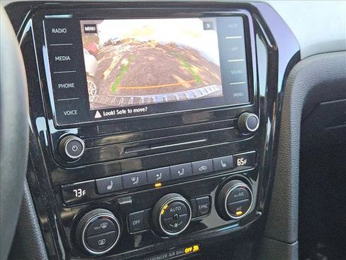 Used 2021 Volkswagen Passat 2.0T SE image 11