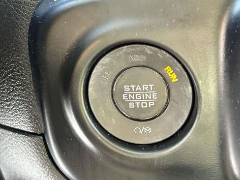 Used 2022 Jeep Gladiator Sport AWD/4WD image 26