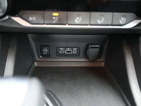 Used 2024 Nissan Sentra SV image 38