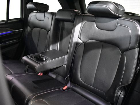 Used 2023 Jeep Grand Cherokee Overland w/ Adv Protech Group III image 28