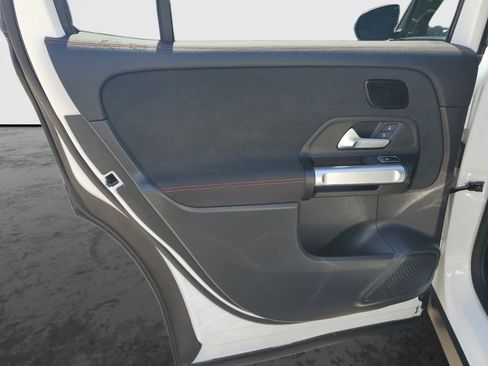 Used 2023 Mercedes-Benz EQB 300 4MATIC image 17