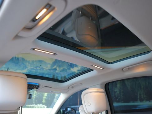 Used 2023 Mercedes-Benz S 580 4MATIC Sedan image 43