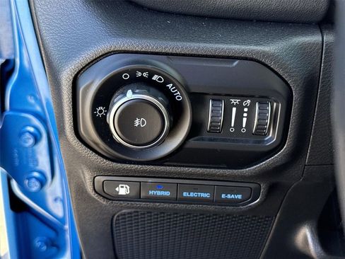 Used 2022 Jeep Wrangler Unlimited Sahara image 17