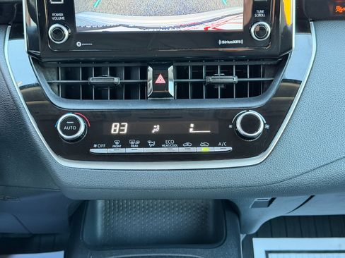 Used 2021 Toyota Corolla LE image 49