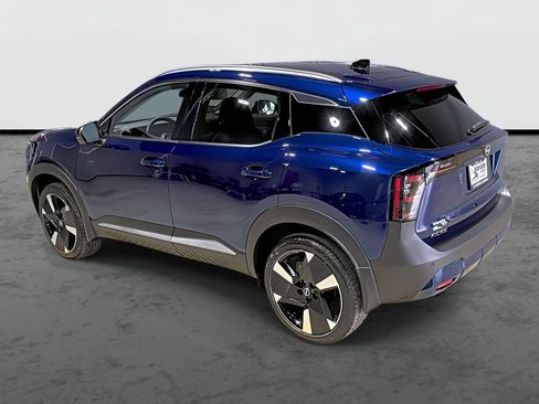 New 2026 Nissan Kicks SR AWD/4WD image 2