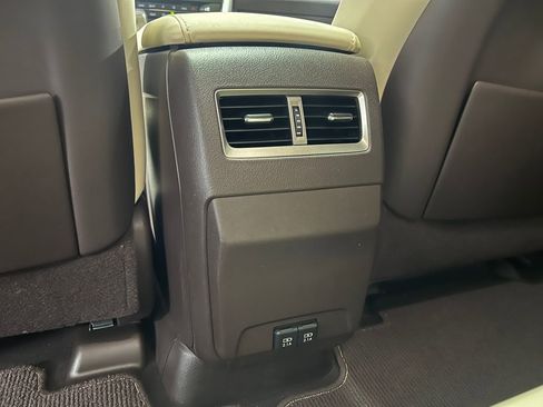 Used 2020 Lexus RX 450h AWD w/ Premium Package image 18