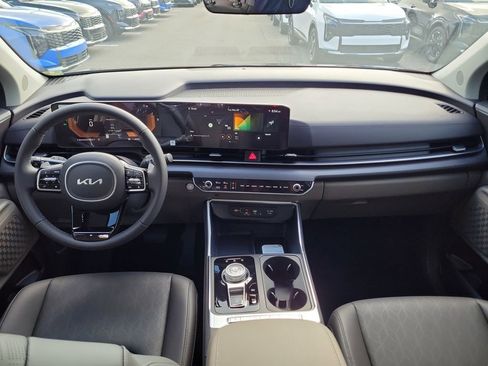 New 2026 Kia Carnival EX FWD image 18