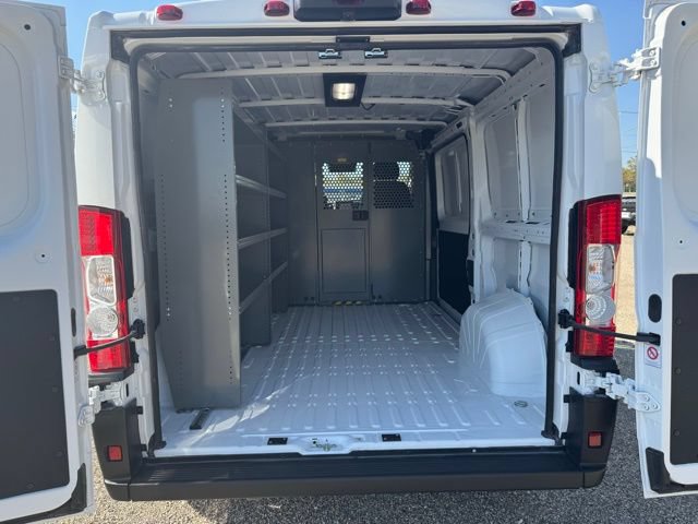 Used 2025 RAM ProMaster 2500 w/ Convenience Group FWD image 12