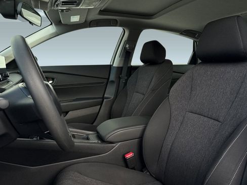 Certified 2025 Honda Accord SE image 5