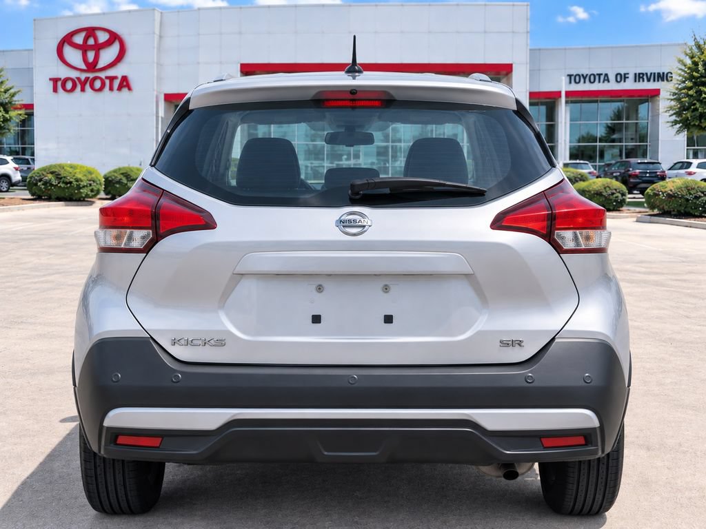 Used 2019 Nissan Kicks SR FWD image 11