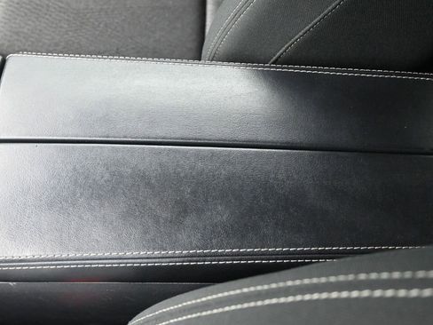 Used 2025 Nissan Rogue SV image 36