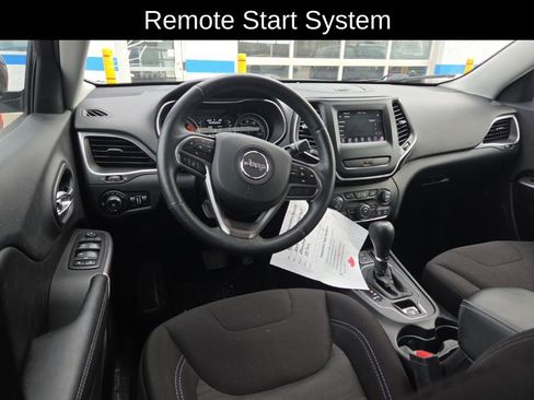 Used 2019 Jeep Cherokee Latitude w/ Cold Weather Group image 8