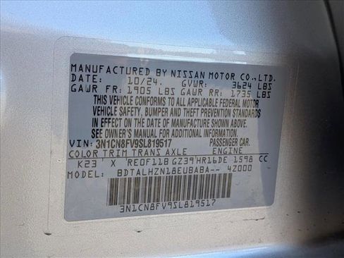 Used 2025 Nissan Versa SR w/ Trunk Package image 25