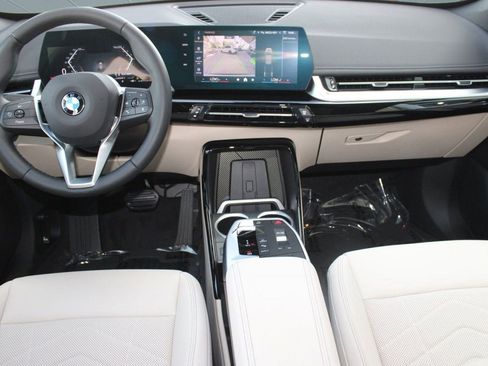 Used 2025 BMW X1 xDrive28i w/ Convenience Package image 17