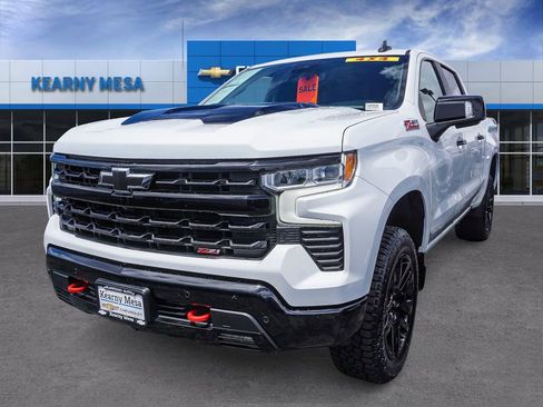 Used 2024 Chevrolet Silverado 1500 LT Trail Boss w/ Convenience Package II AWD/4WD image 3