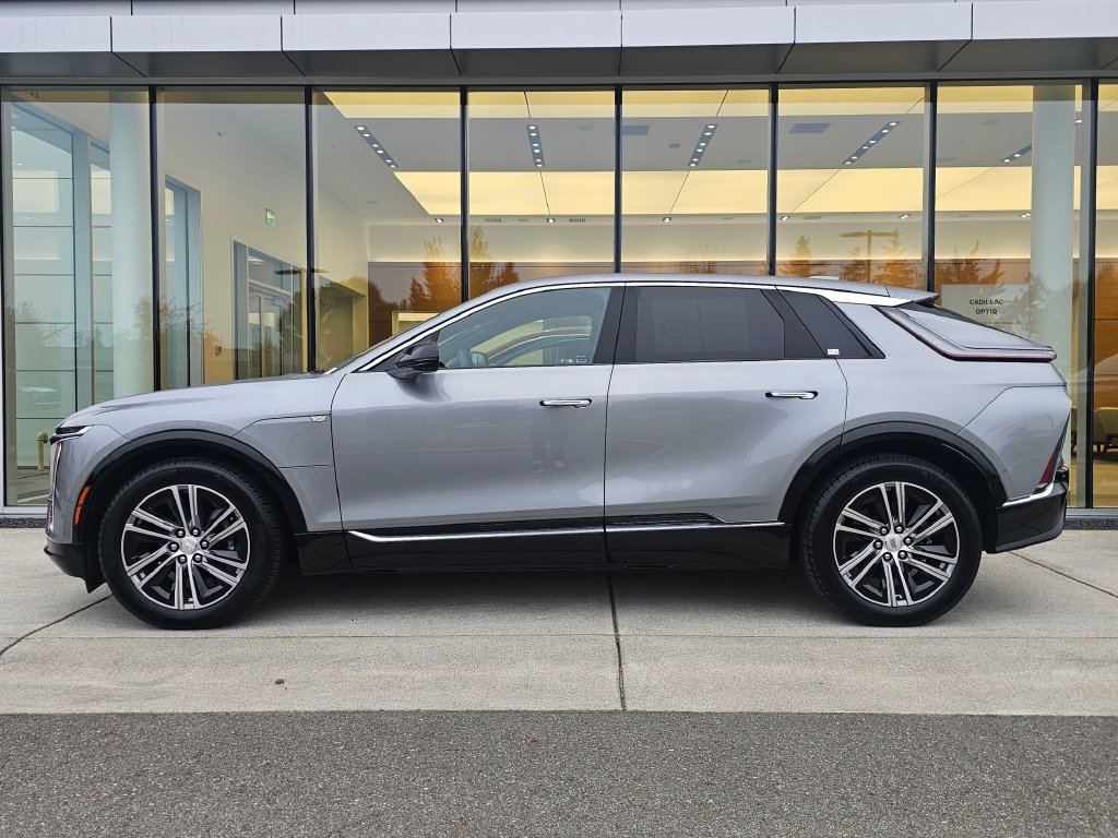 Certified 2024 Cadillac Lyriq Luxury AWD/4WD image 2