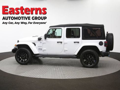 Used 2022 Jeep Wrangler Unlimited Sahara w/ Cold Weather Group AWD/4WD image 62